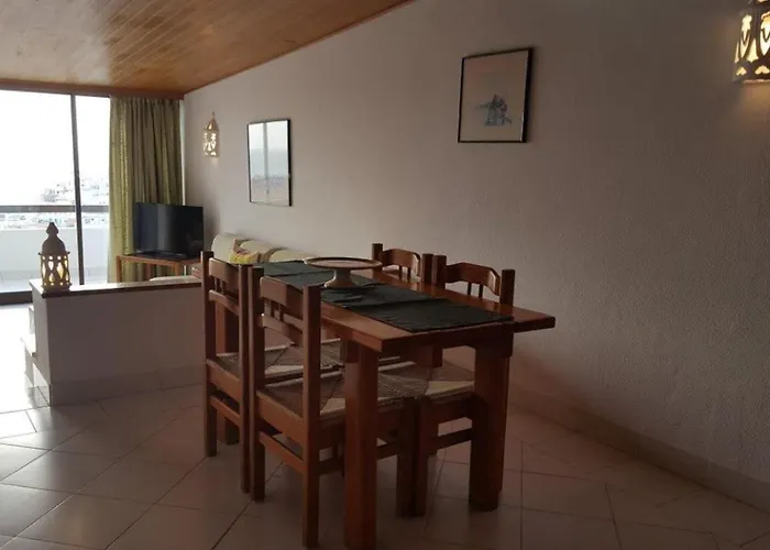 Albufeira, One Step To The