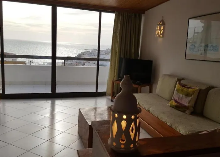 Albufeira, One Step To The