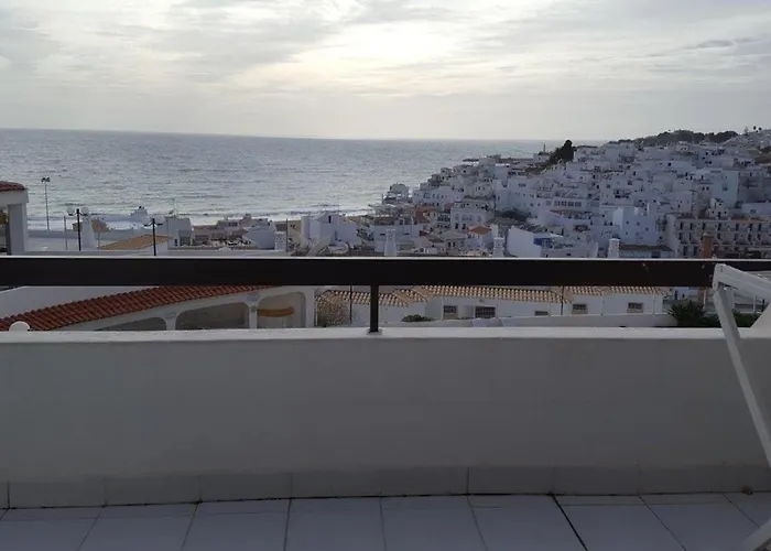 Albufeira, One Step To The